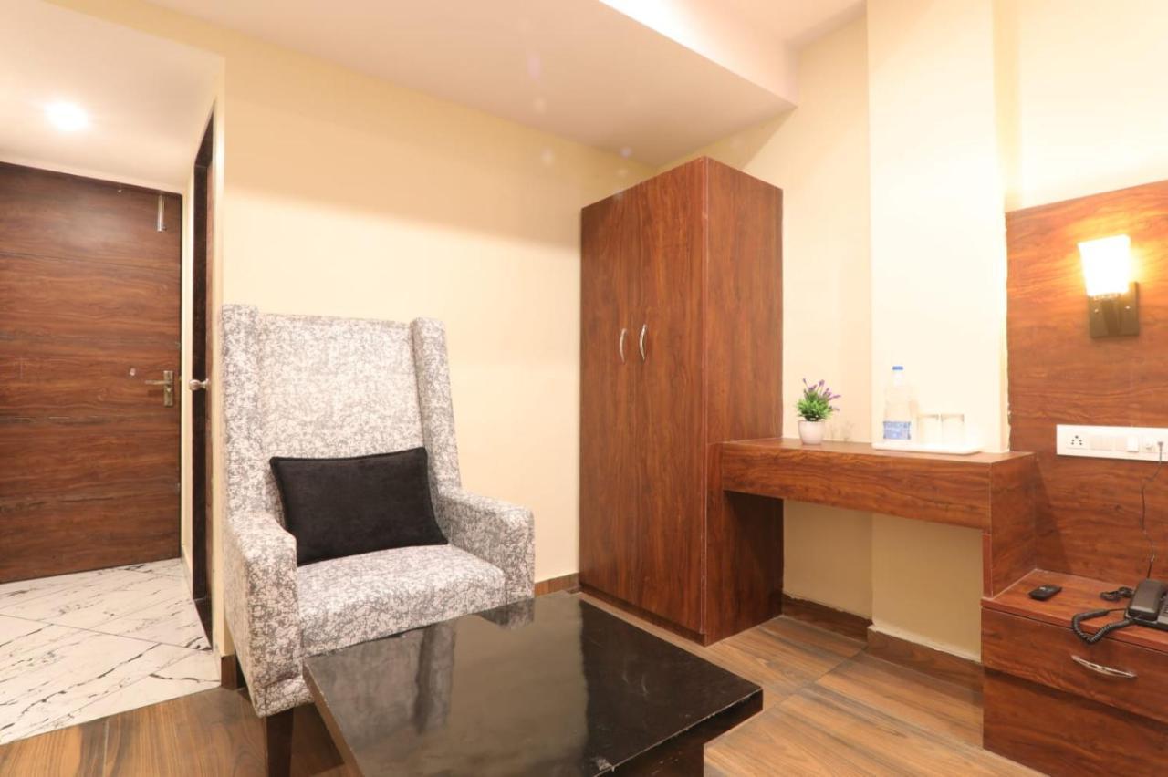 Hotel Blueark Lucknow Extérieur photo