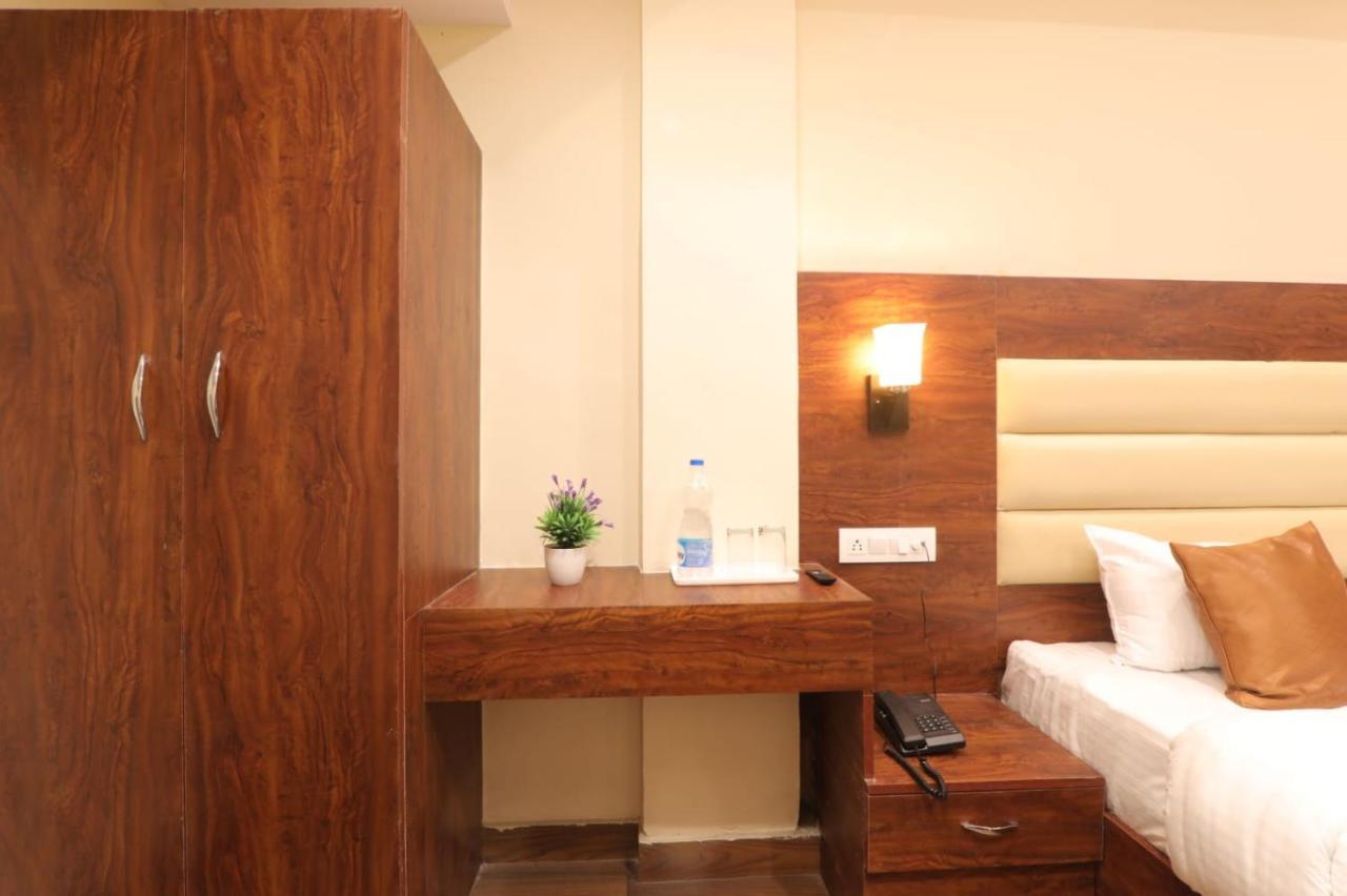 Hotel Blueark Lucknow Extérieur photo